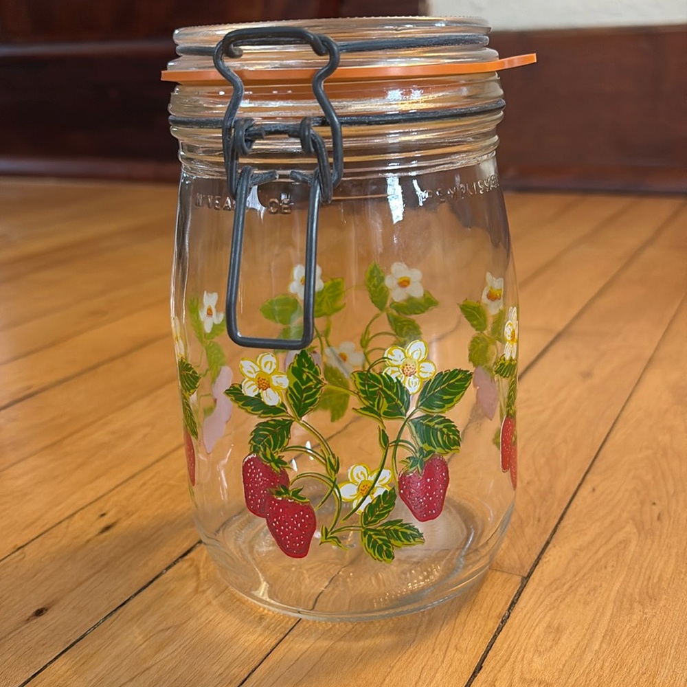 Arc 1L strawberry glass jar